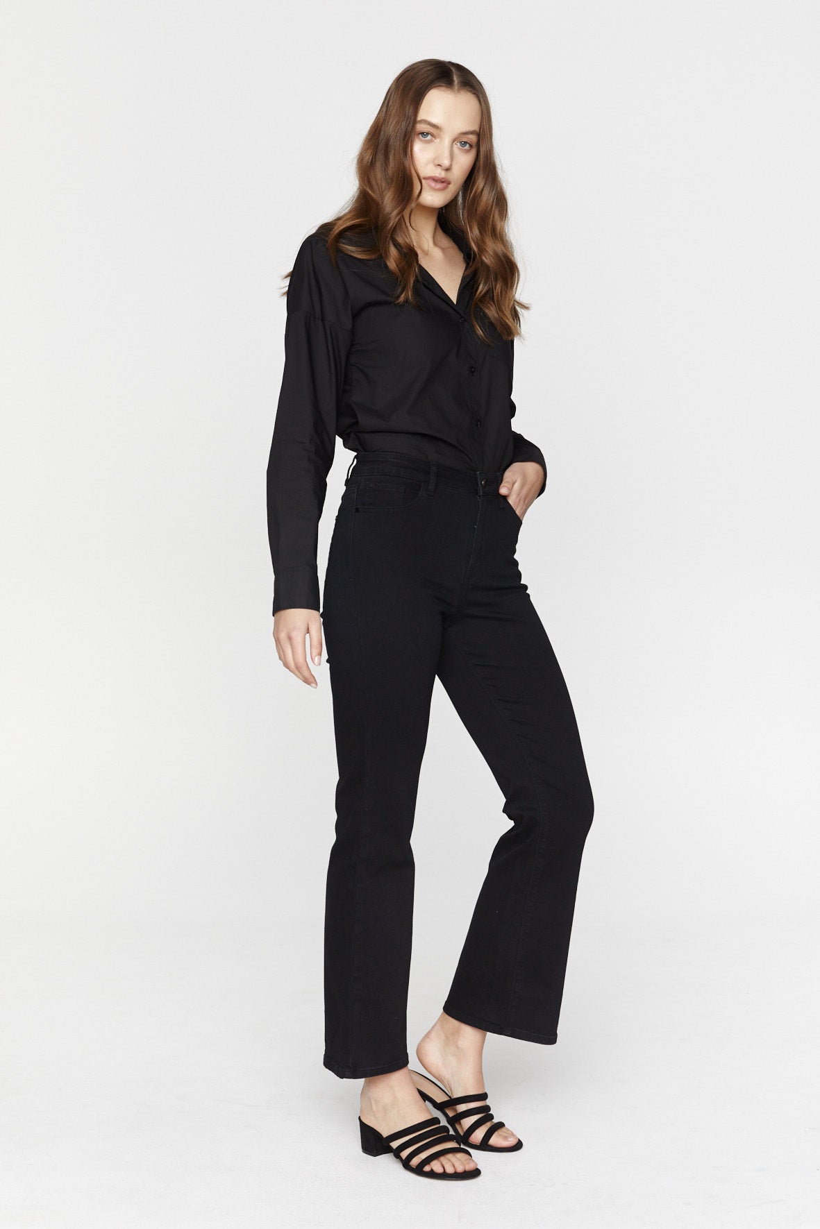 MOLLY FLARE JEAN - BLACK